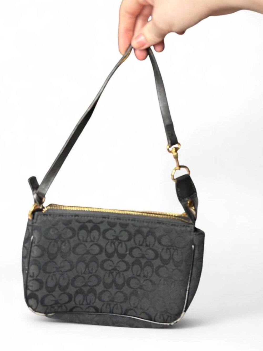 Gucci Signature Monogram hand bag